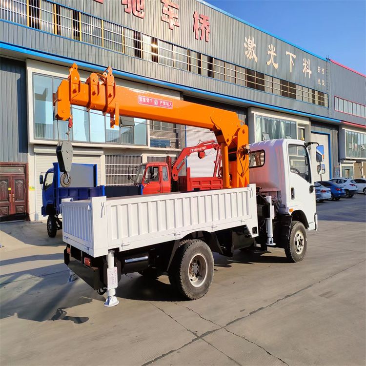 高阳县三轮随车吊定制 农用改装机自备吊中瑞长期出售